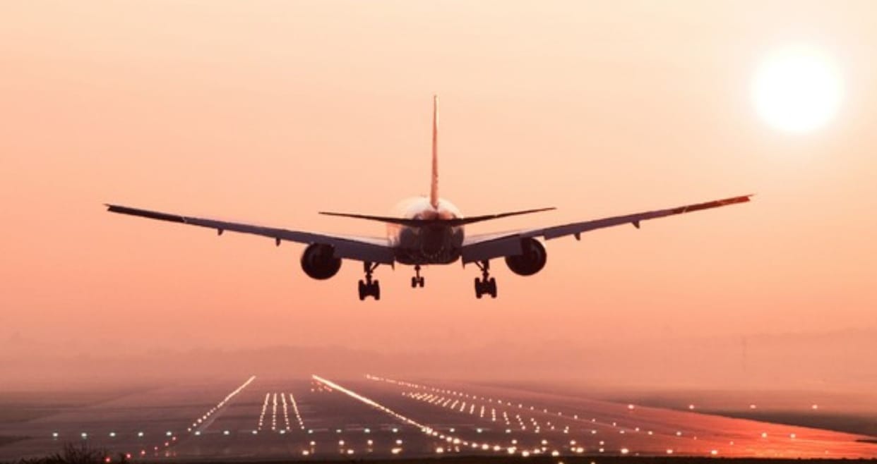 Air traffic controllers in Florida briefly lost radar after fiber optic line was cut