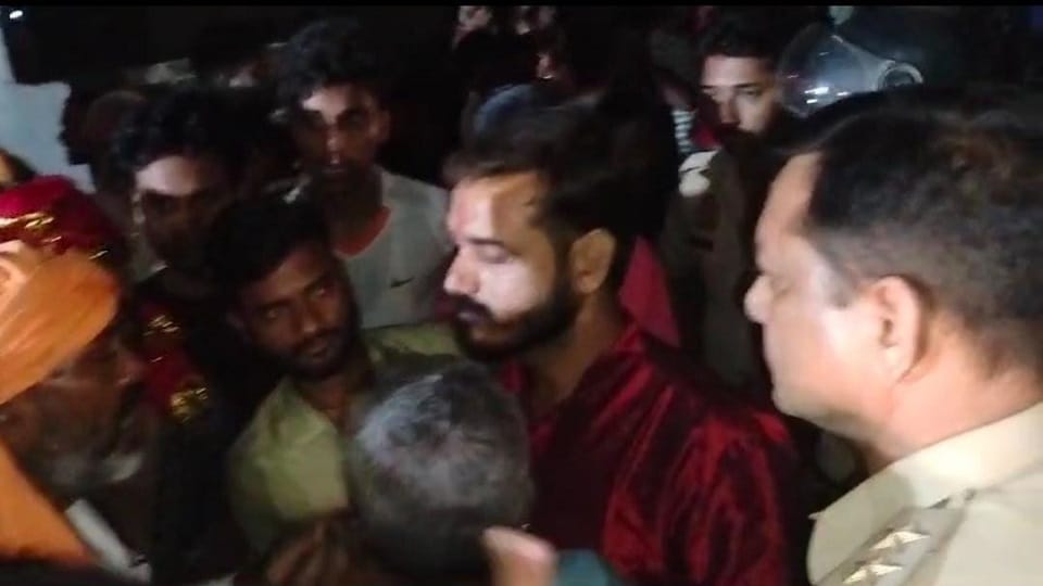 Deoria: knife attack on two youths dancing during idol immersion.