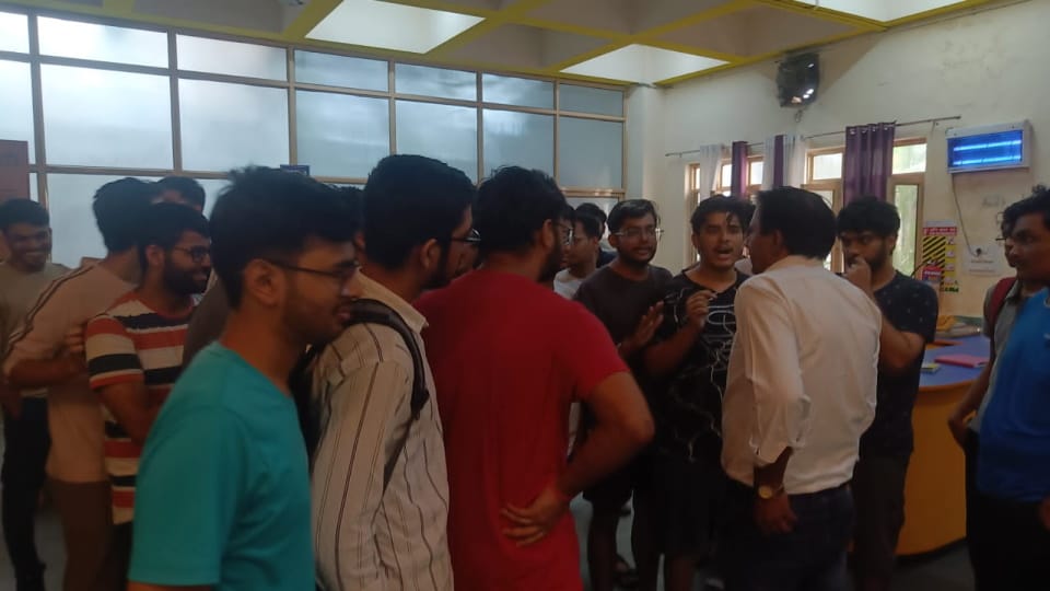 Rats found in food at IIT Roorkee students ruckus after seeing bad condition mess Photos