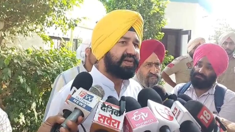 AAP MLA gurpreet singh banawali compared SAD leader virsa singh valtoha with Kangana Ranaut