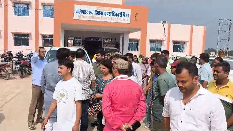 BJP district president came out in defense of the accused in Maihar slapping case