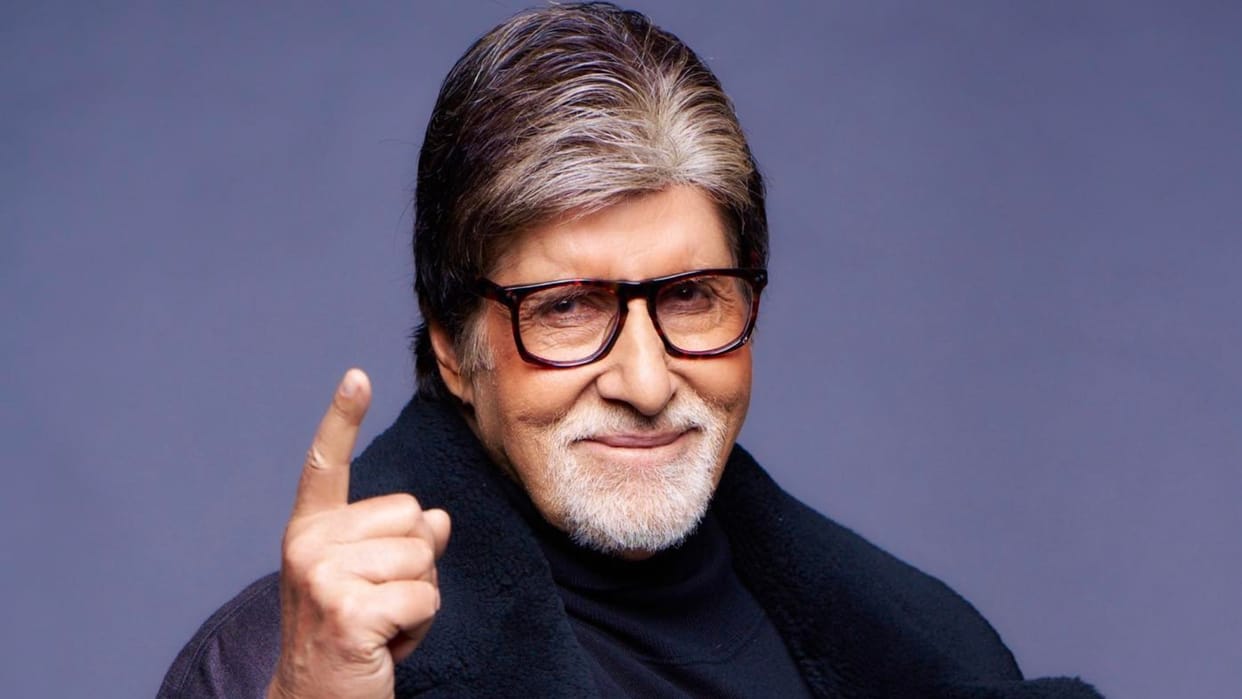 Manoj kumar death Amitabh Bachchan Trolled after celebration post of jaipur pink panthers win