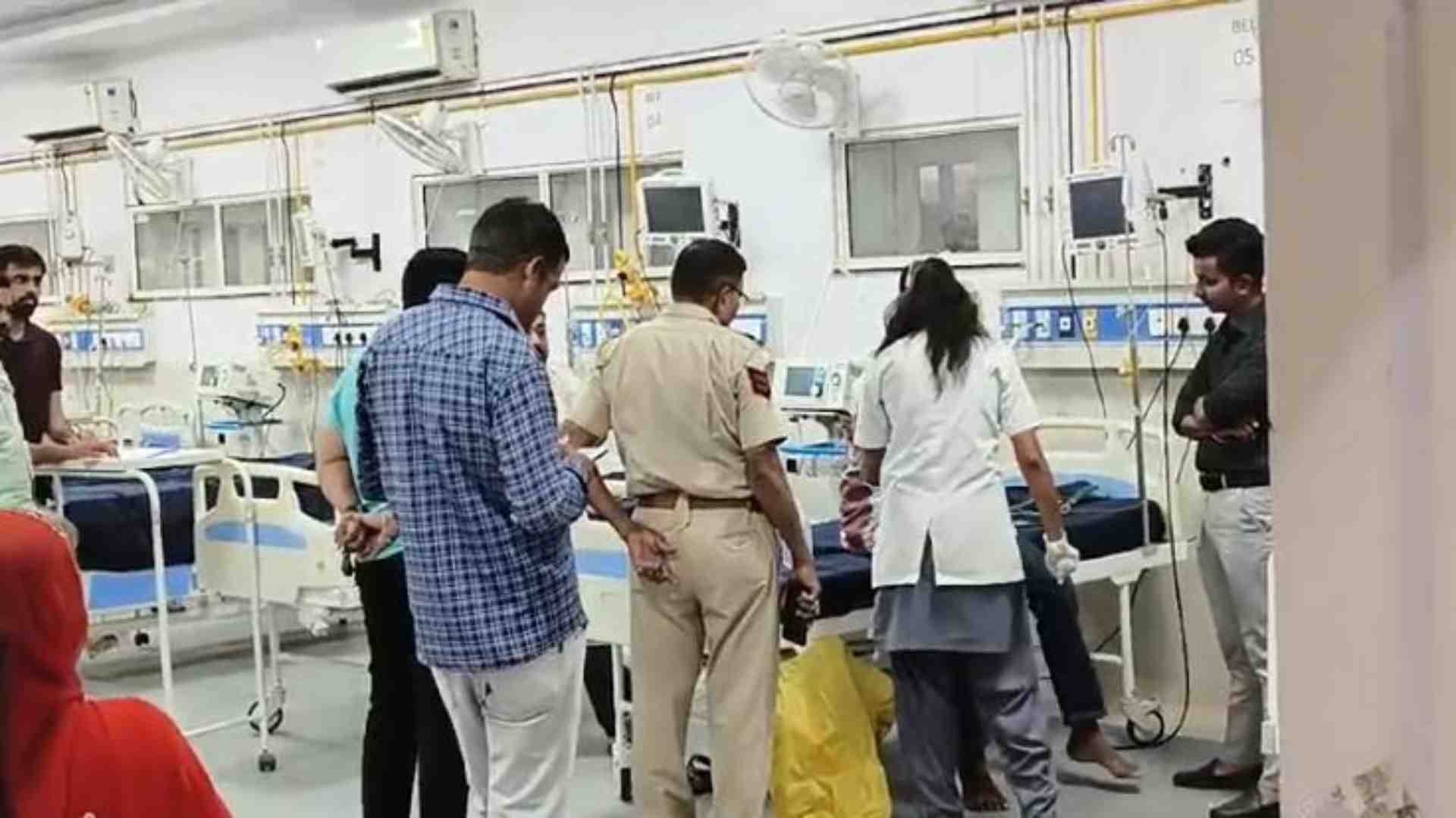 घायल को लाया गया अस्पताल।
