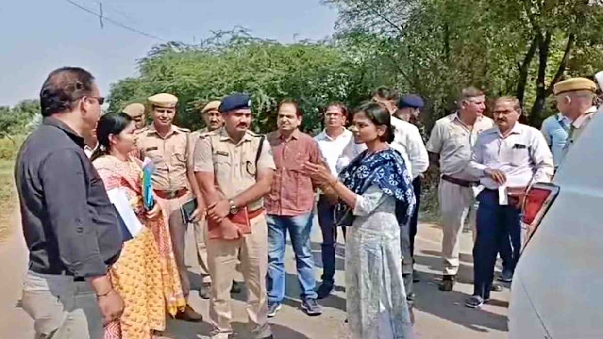 Alwar News: District Election Officer inspected the check posts regarding Ramgarh by-election