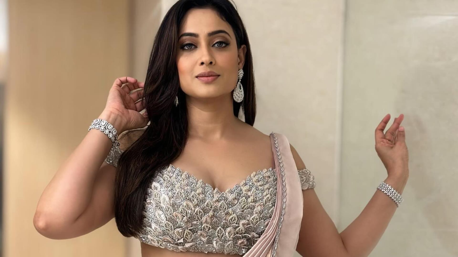 Bigg Boss Female Winners List of All Seasons Gauhar Khan Sana Makbul Shweta Tiwari Juhi Parmar Shilpa Shinde