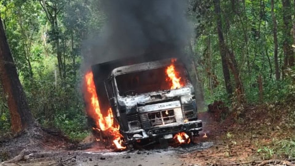 Fire broke out in a tipper going to leave Kolenge Reti from Darbha