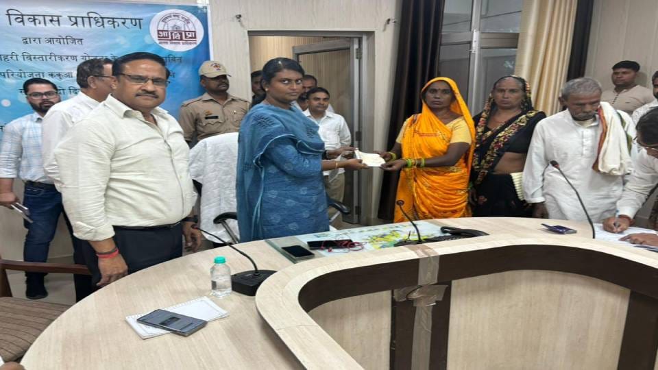 19 more deeds worth 53 crore were signed for new township in Agra
