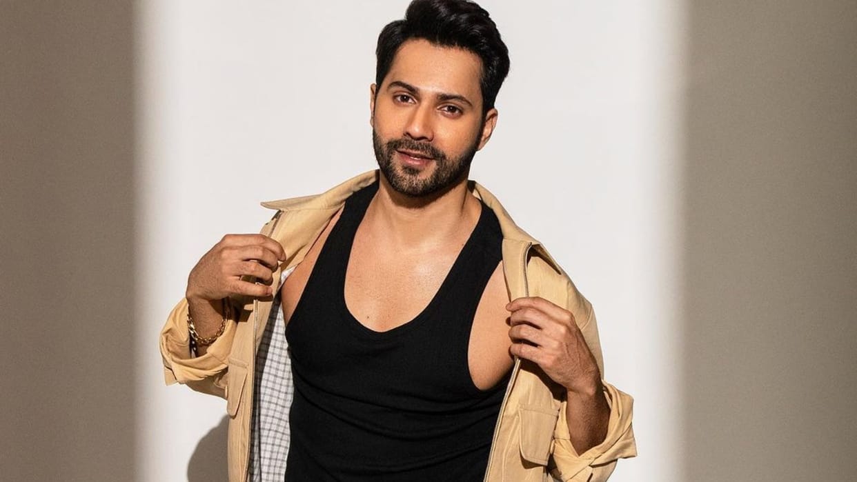 Bollywood actor varun dhawan got injured during shooting shares his injury picture