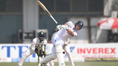 PAK vs ENG: ben stokes looses bat during match gets stumped by mohammad rizwan video goes viral