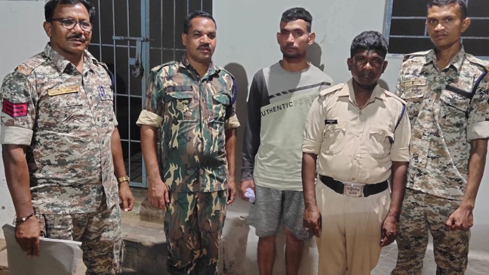 Police arrested the absconding prisoner in Jagdalpur from Dantewada