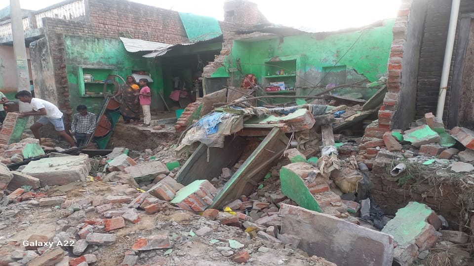House and shop collapsed during drain digging