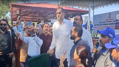 The Great Khali arrived as the chief guest at Shimla's Flying Festival, clicked a lot of photos with fans