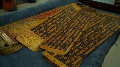 Allahabad University Decades old safe opened in 500 years old gold coins and copper plates found