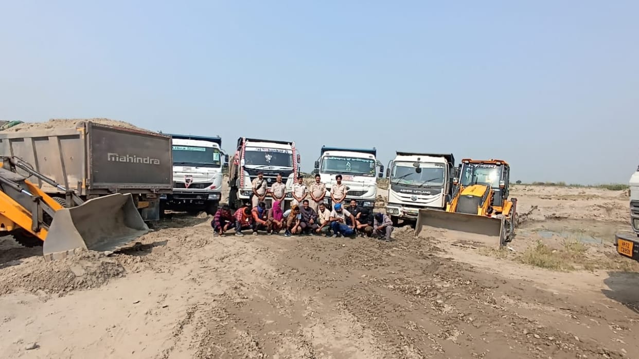 Seven tippers and three JCBs caught doing illegal mining, fined Rs 5.10 lakh