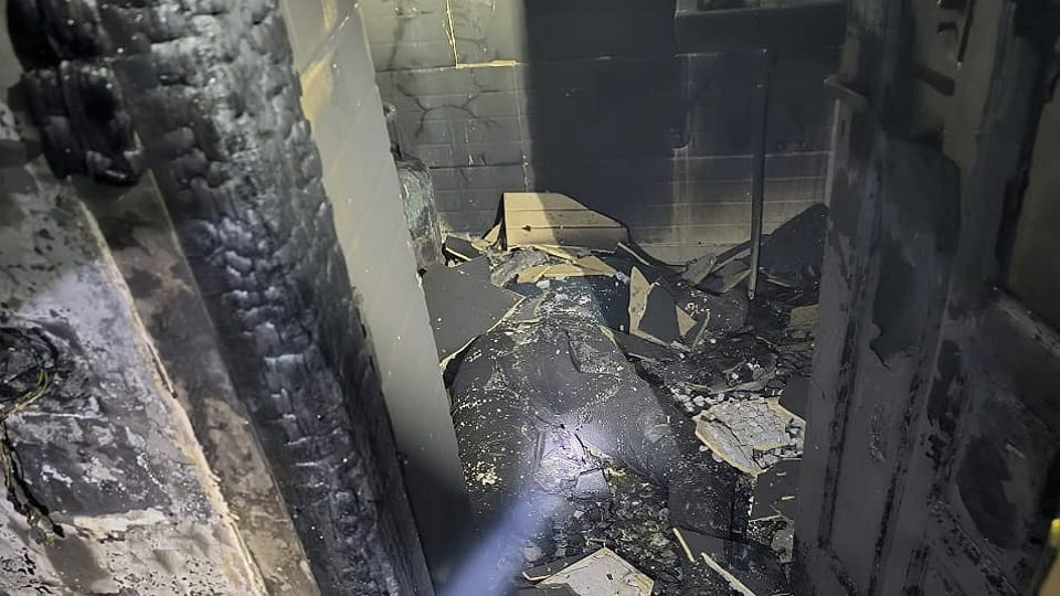 Mother and son burnt to death in Delhi bodies of both found in different bathrooms
