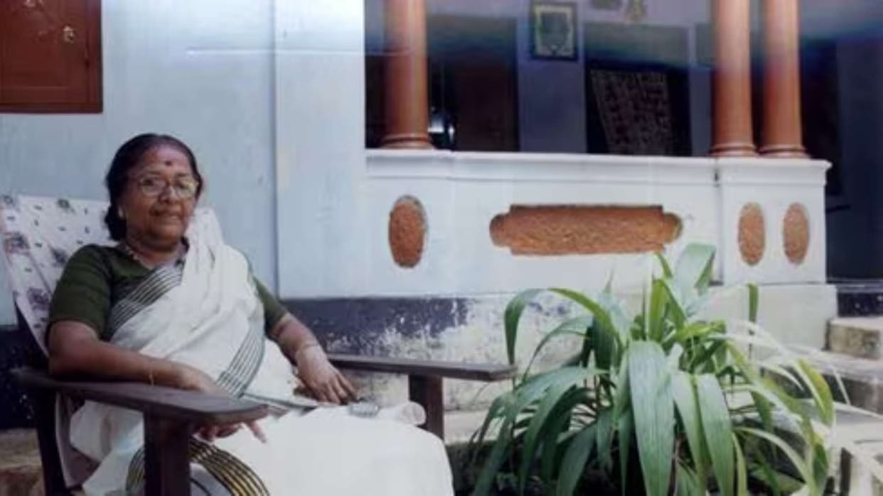 Neyyattinkara Komalam Dies prem nazir first actress Komala Menon passed away Malayalam industry mourn