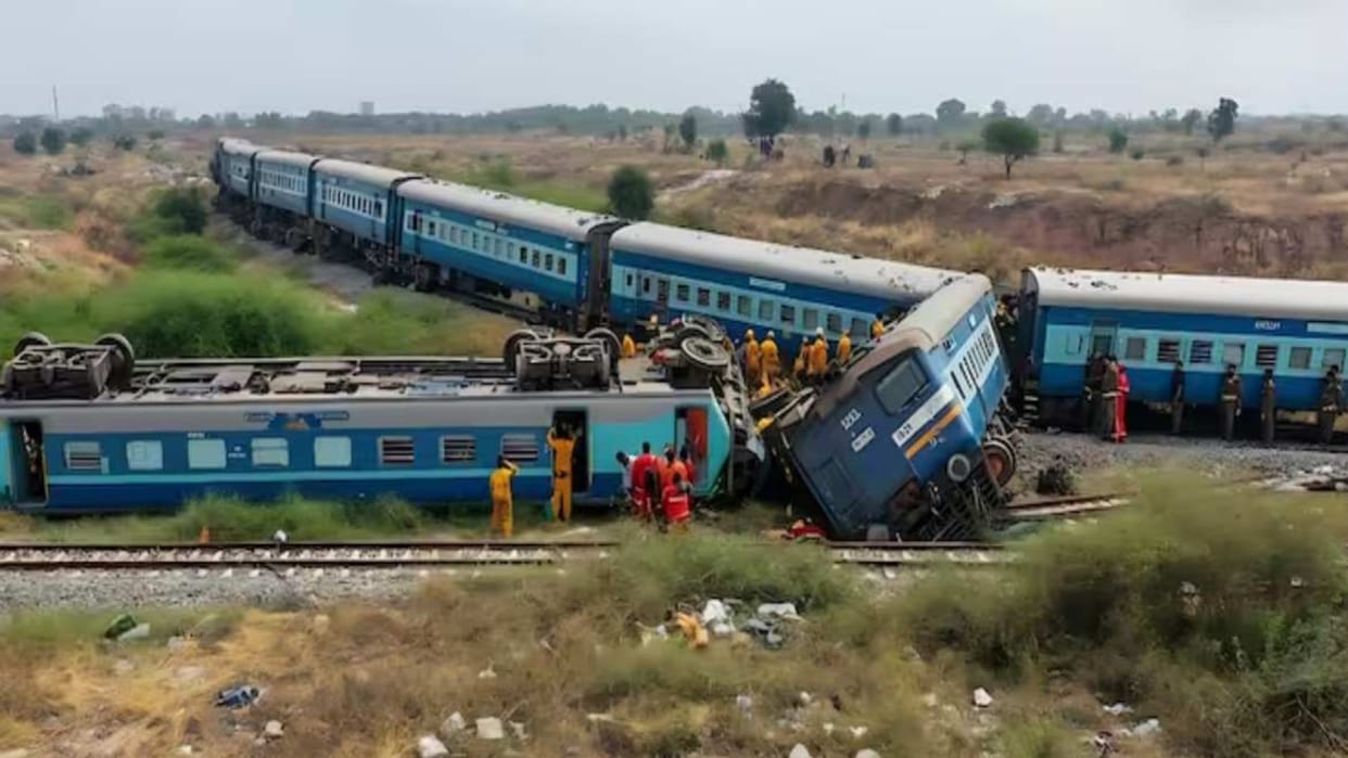 news: 28 passengers were coming to Chhivki in Agartala-Lokmanya Tilak, all safe.