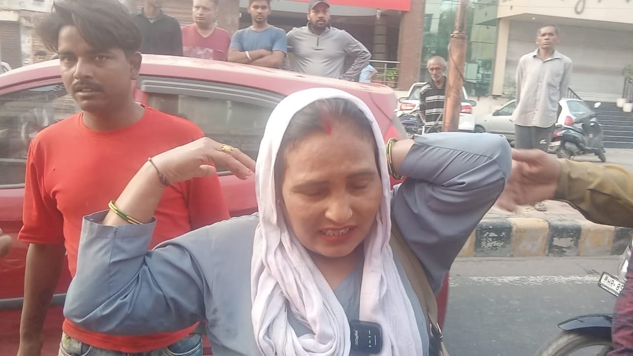 woman was attacked with sharp weapon and an attempt was made to snatch her purse In Ambala