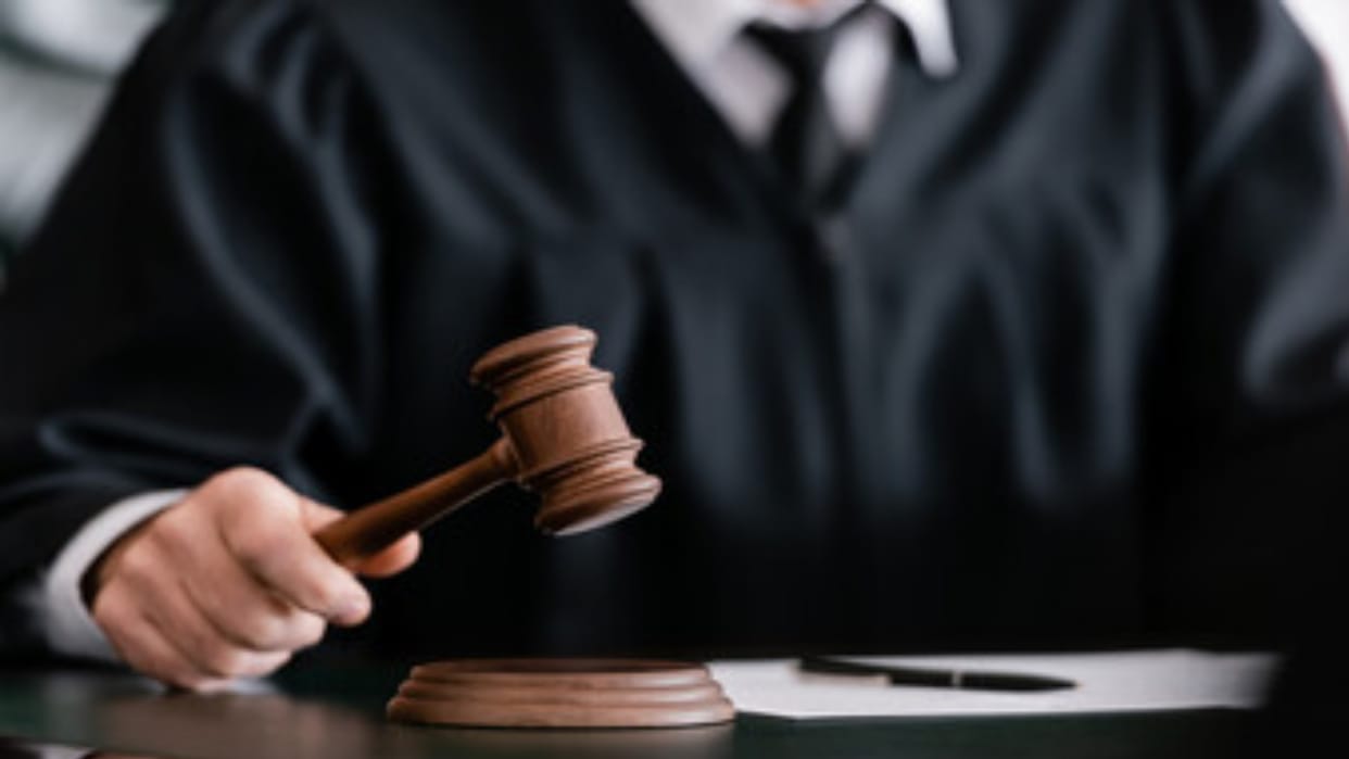Instructions for early disposal of 20 year old criminal cases of MPs and MLAs