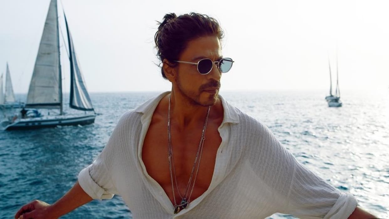 Shahrukh Khan received threatening call from lawyer phone he said the phone was stolen someone else