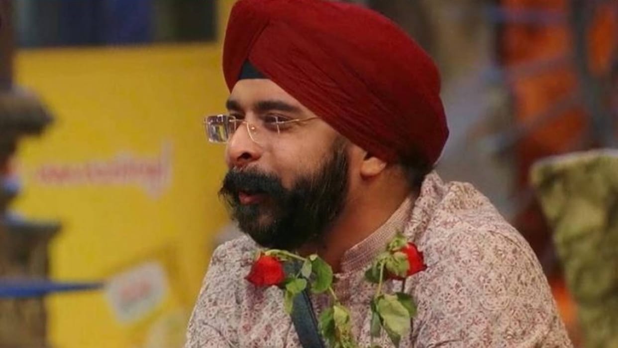 Bigg Boss 18 Tajinder Bagga slammed by netizens For Flirting With Sara Arfeen Khan In Bigg Boss