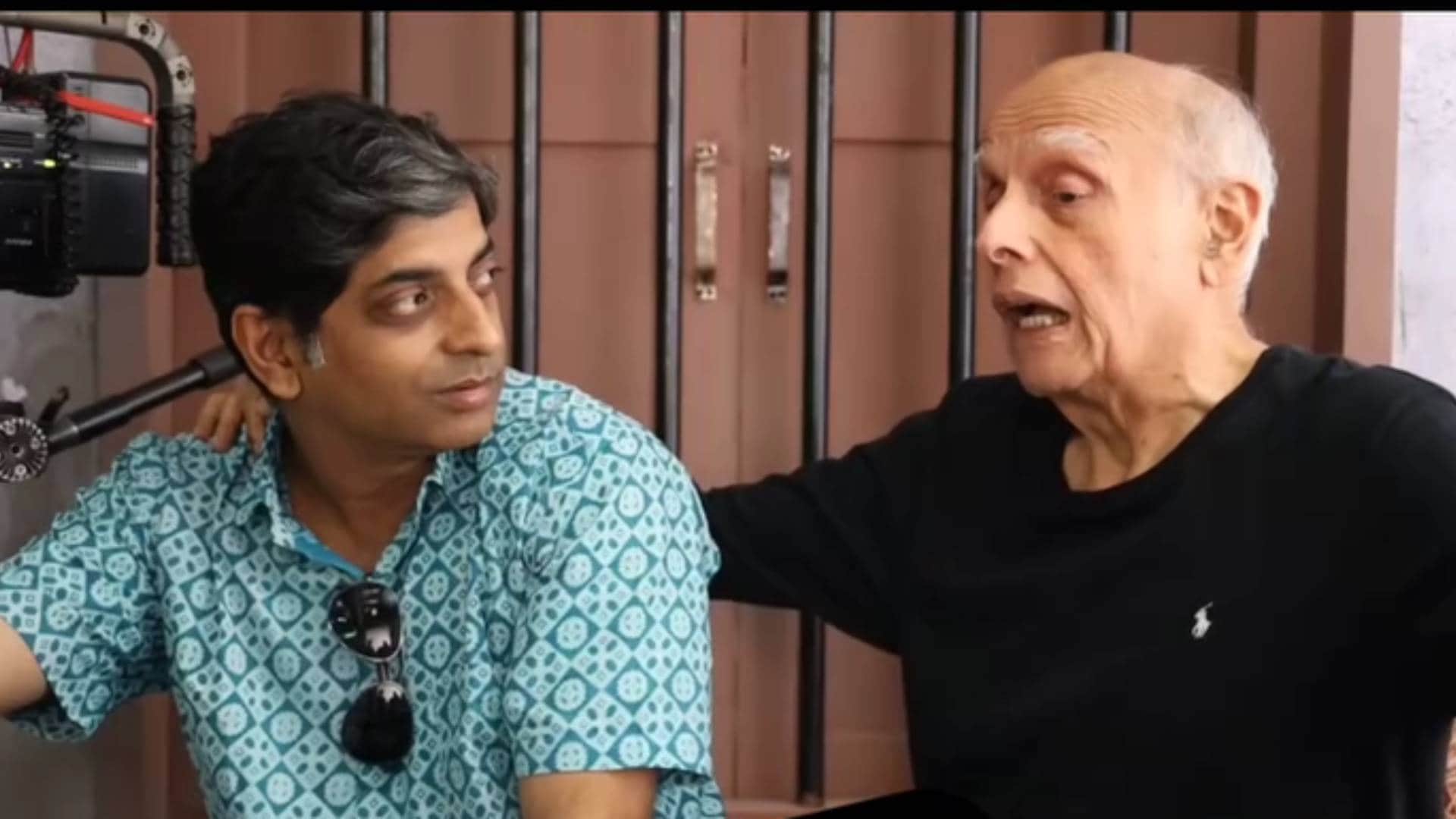 vikram bhatt announces mahesh bhatt making aashiqui 3 with new film title tu meri puri kahani shares bts video