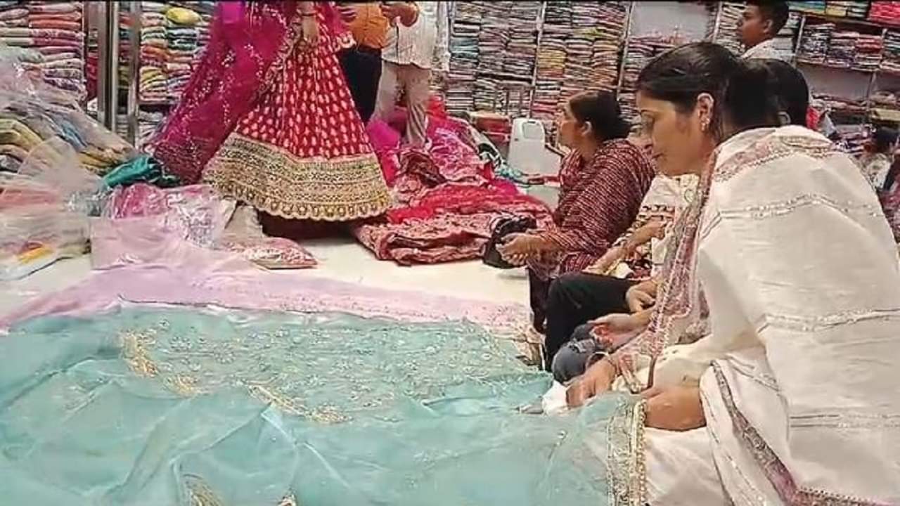 Silk saree and new design bangles for Karva chauth 2024