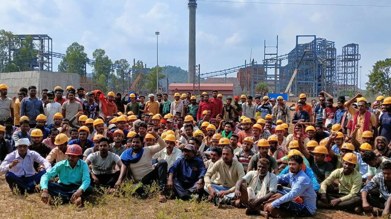 500 मजदूरों ने मोर्चा खोल