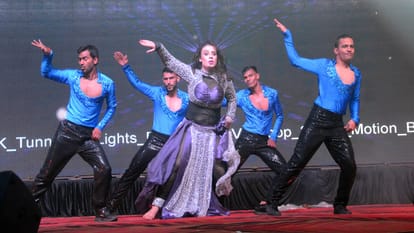 Salsa group gave a wonderful performance in Dussehra Mela Bareilly
