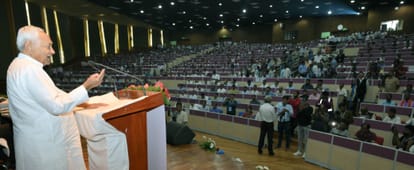 Bihar News: CM Nitish Kumar praised PM Modi, talked about staying with NDA and BJP