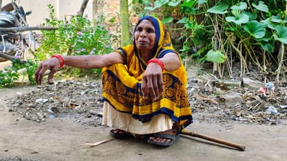 Daughters come help father farming in varanasi leg cut road accident story is inspiring