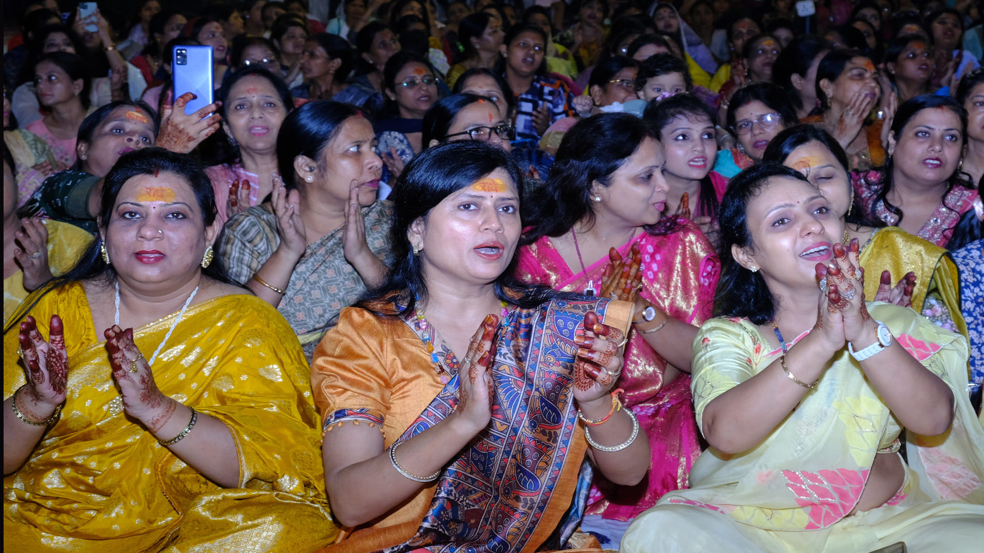 Shyam's songs captivated the audience at the Shyam Sharad Mahotsav in Gorakhpur, devotees danced.