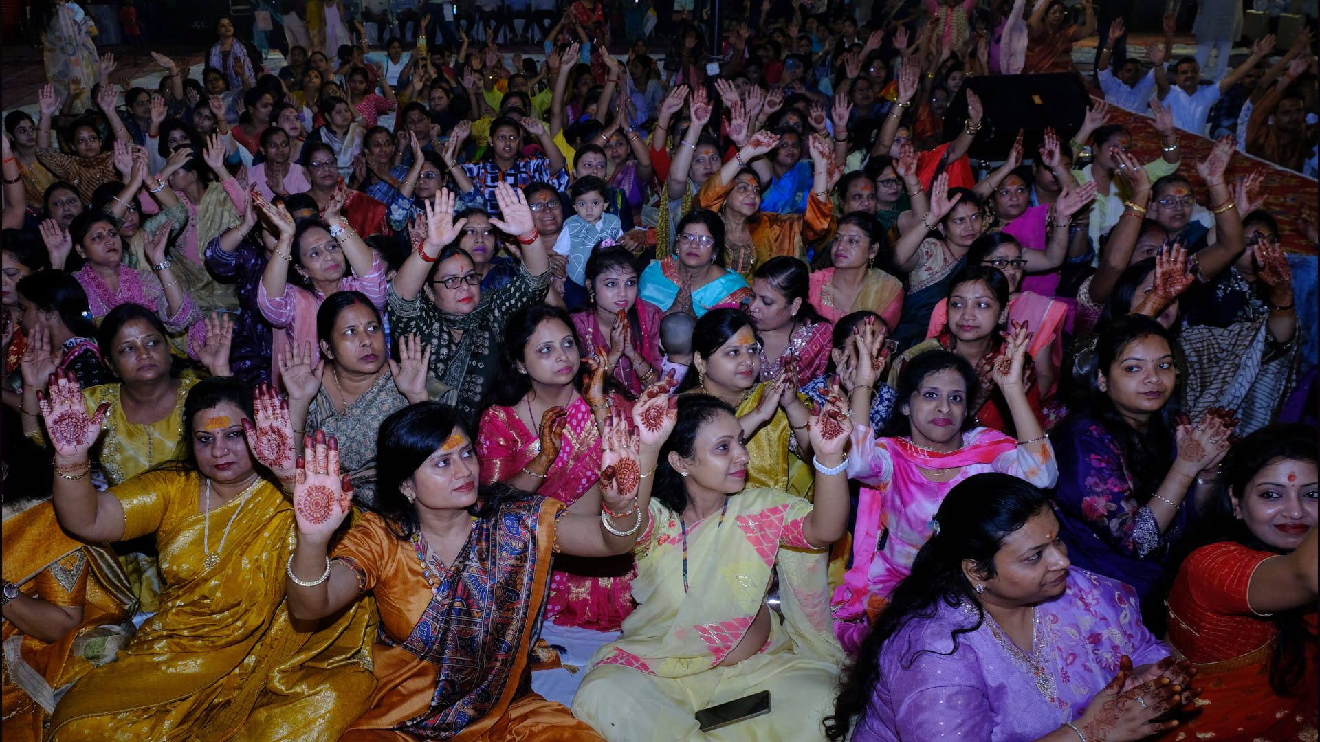 Shyam's songs captivated the audience at the Shyam Sharad Mahotsav in Gorakhpur, devotees danced.