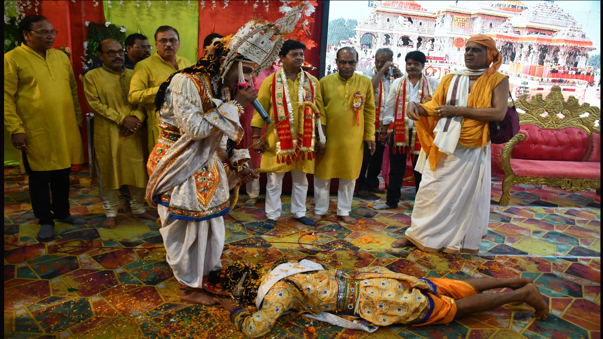 Bharat Milap took place in the Ramlila staged by Gorakhpur Birdghat Ramlila Committee.