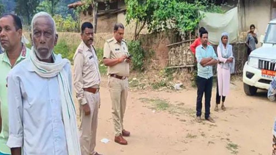 young man killed his girlfriend by pushing her into well In Surajpur