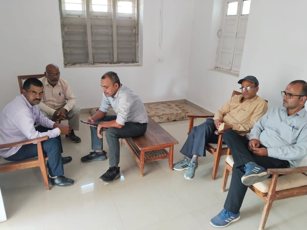 MP News: Halka Patwari arrested in Satna while taking bribe of Rs 1000 Rewa team caught