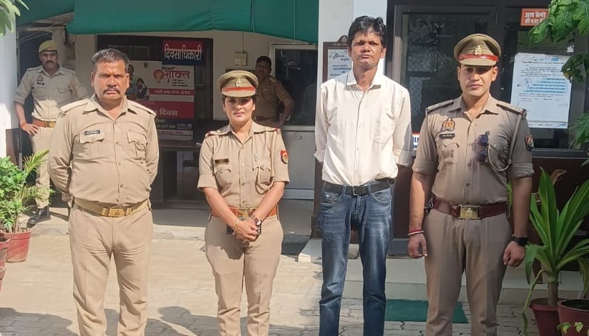 Case of molestation and intimidation of a female JR, accused doctor transferred to Ballia, accused denies