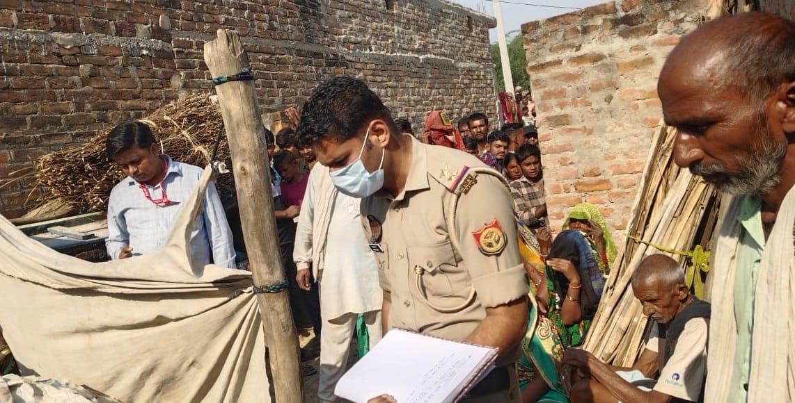 A young man and a teenager committed suicide in a love affair, bodies were found hanging in the room