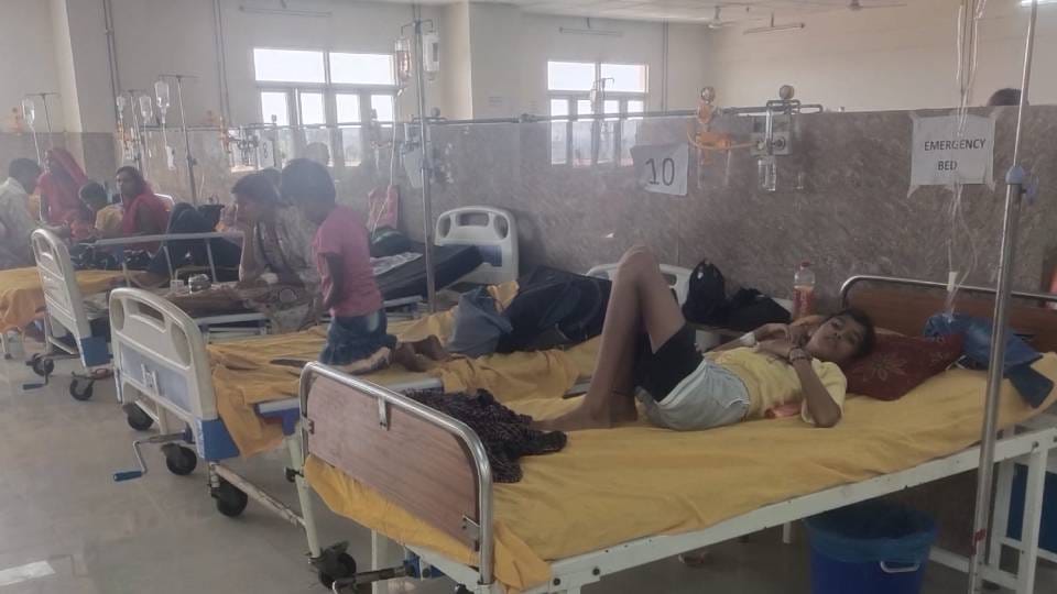 teenager and young man have been found dengue positive in Etah 630 patients reached medicine department