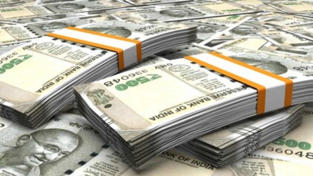 Private bus operators charged three thousand rupees for Delhi