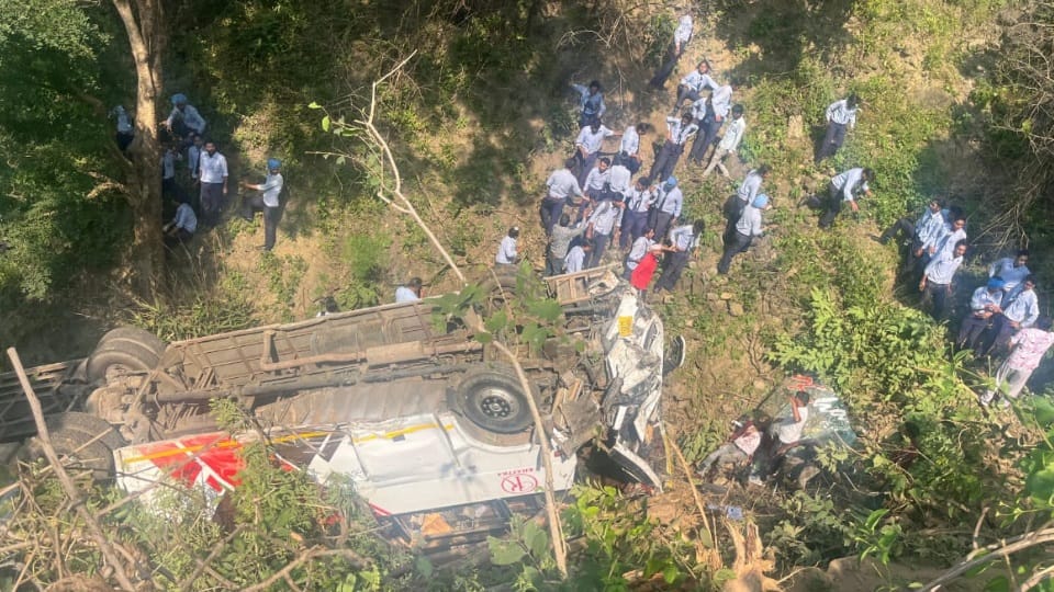 School bus fell into ditch going to Tikkar Tal in Morni, Panchkula