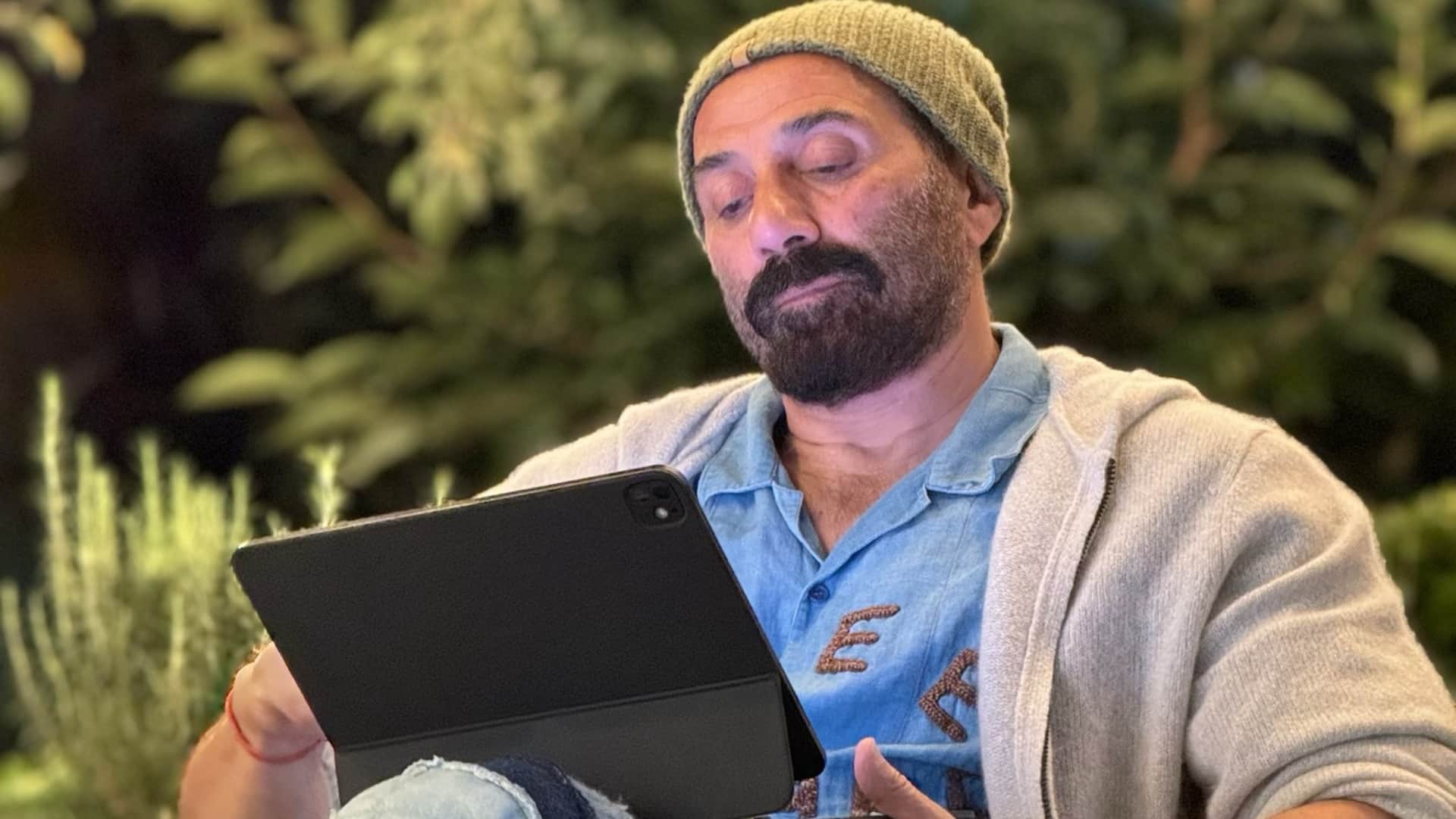 Sunny Deol birthday Special know his net worth business source of income and movie fees