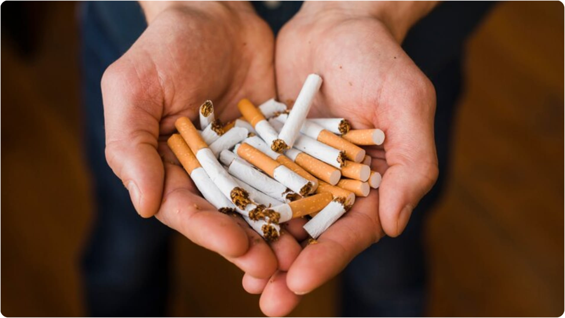 Flight Smoking Rules: फ्लाइट में सिगरेट नहीं पी सकते लेकिन फिर भी लगे