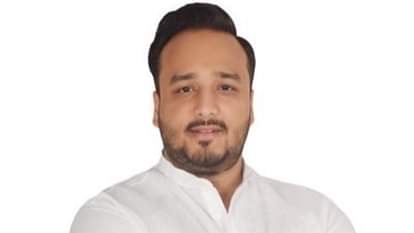 Baba Siddique Murder: 'पुलिस कुछ बिल्डरों से पूछताछ क्यों नहीं कर रही?' बेटे जीशान ने प्रशासन से पूछे सवाल Baba Siddique murder: Why are cops not questioning certain builders, asks son Zeeshan News In Hindi