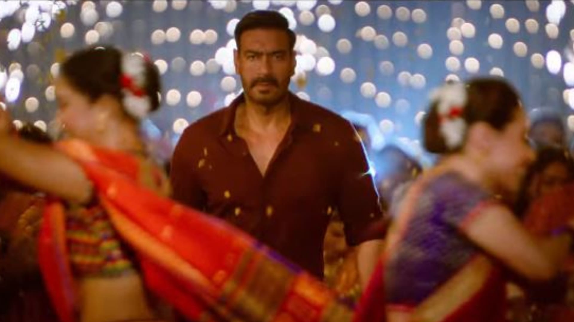 Singham Again X Review ajay devgn arjun kapoor kareena deepika ranveer singh rohit shetty film fans reactions