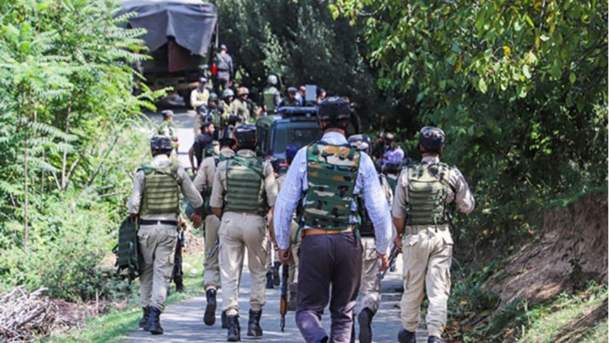 Jammu Kashmir: Encounter continues between security forces and terrorists in Baramulla, two terrorists arreste