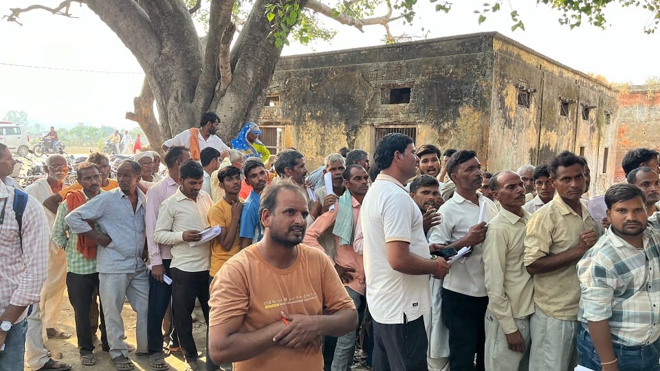 Many farmers returned without DAP on the second day