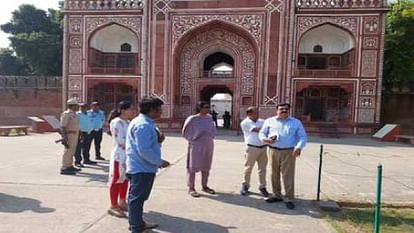 Golf carts will run for tourists from Taj Mahal to Agra Fort in Agra