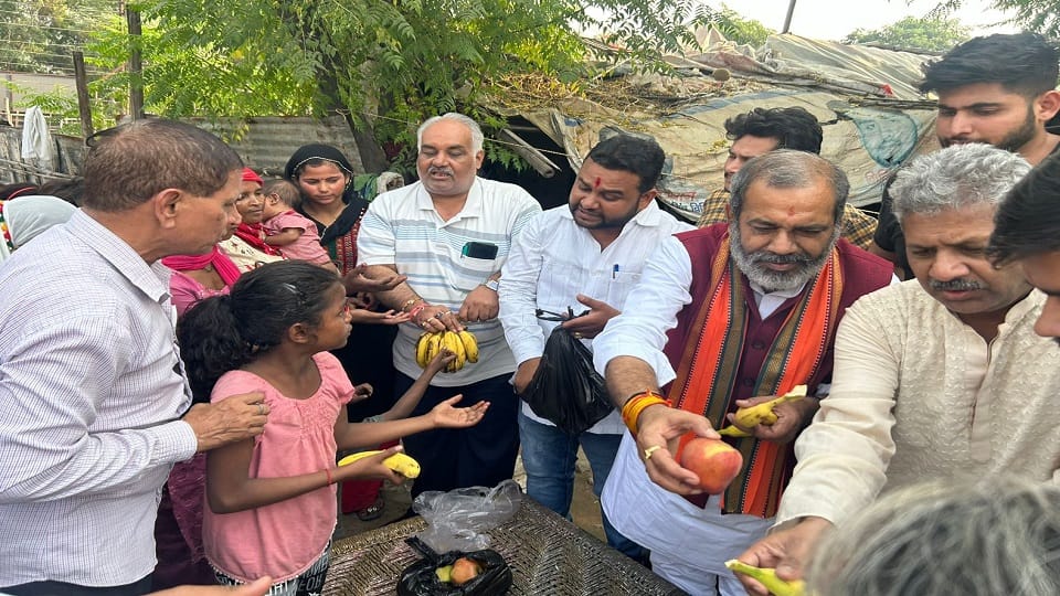 Meerut: 350 slum dwellers will be provided permanent houses, children will be given education: Sunil Bharala