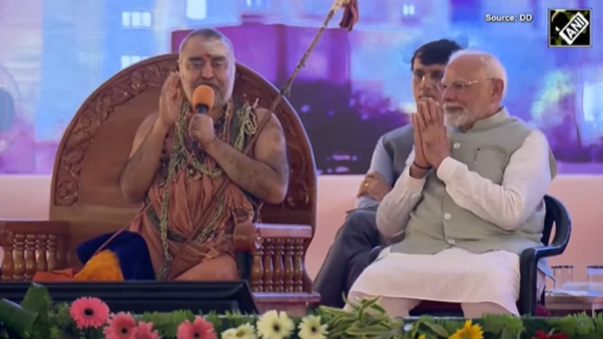 Kanchi Shankaracharya Shankar Vijayendra Saraswati hails PM Modi Narendra Damodar Das ka Anushasan